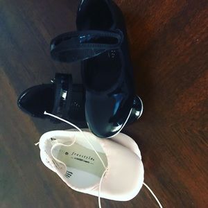 Ballet and tap shoes 9c